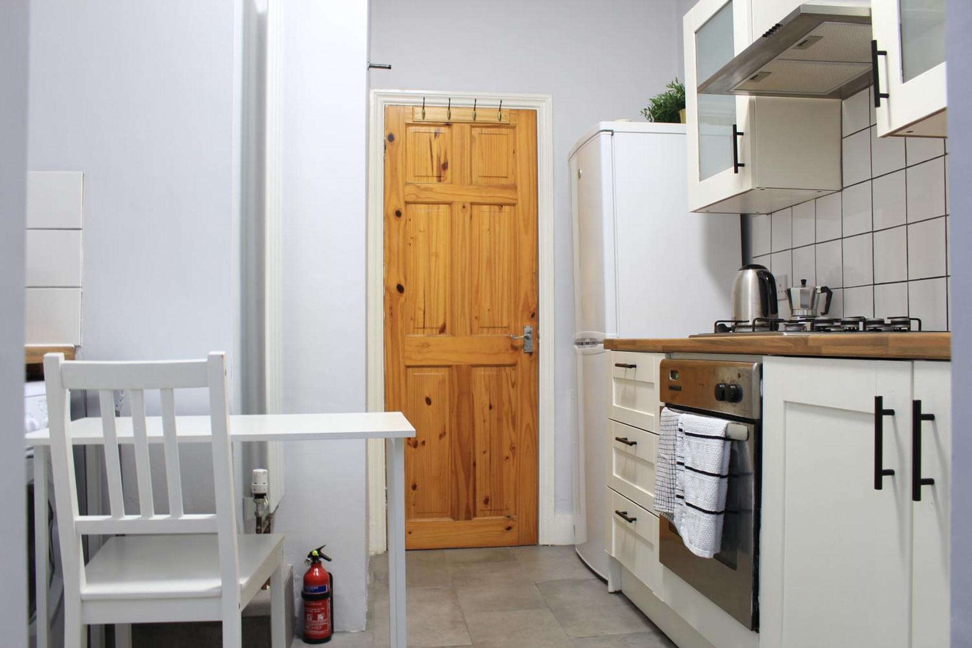 Modern Ground Floor Flat - 15 Min To Central London Apartment Exterior photo